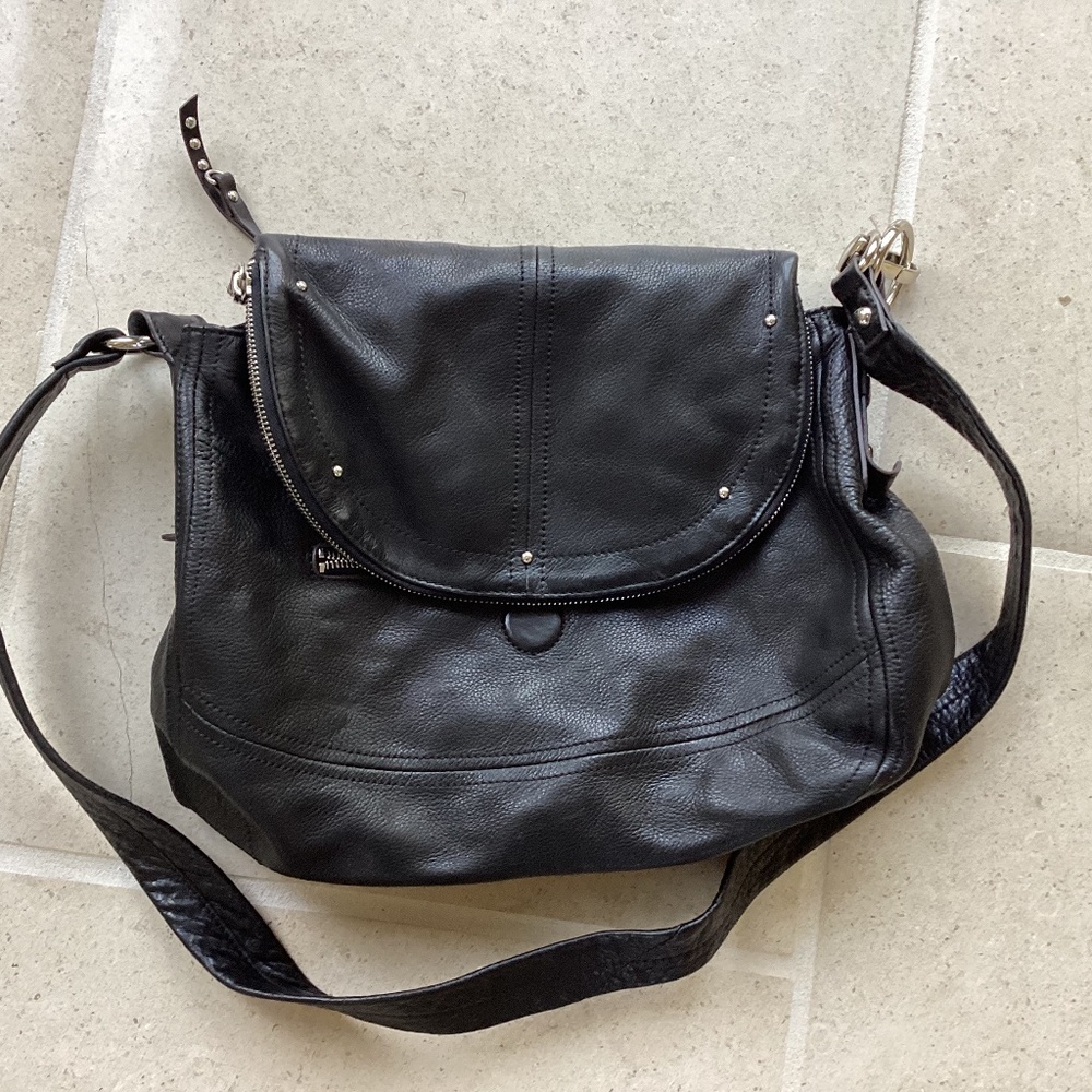 Makowsky black leather shoulder bag, like new